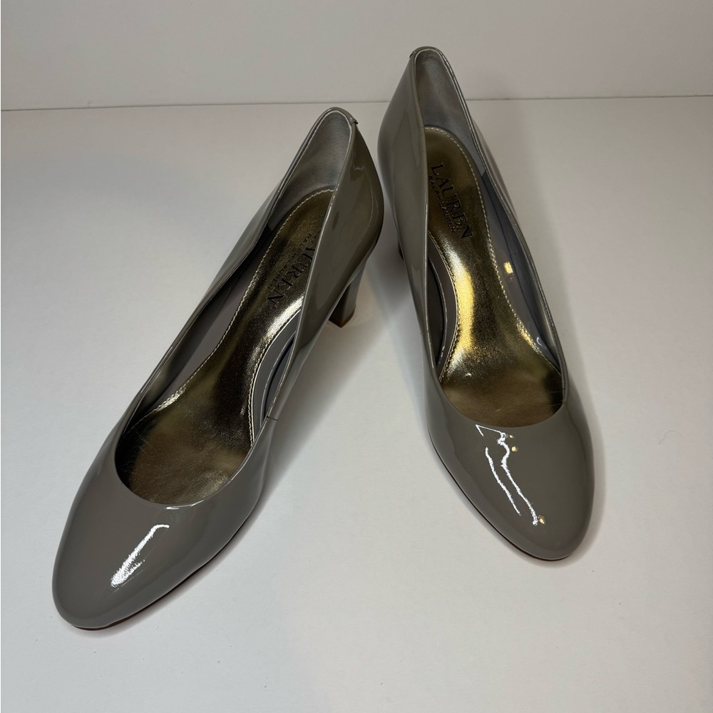 Ralph Lauren gray patent leather medium heel classic round toe pumps size 7.5